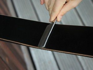 Straight blade on black strop