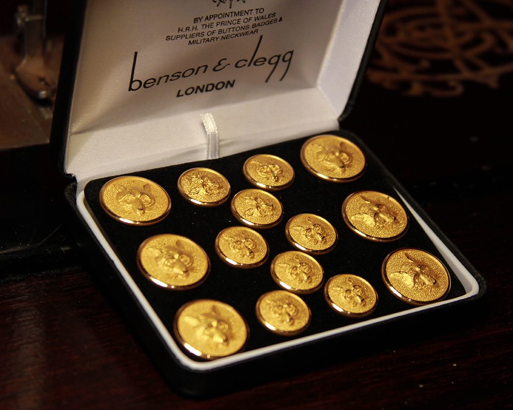Benson & Clegg Shank Brass Buttons Fox motif in display box