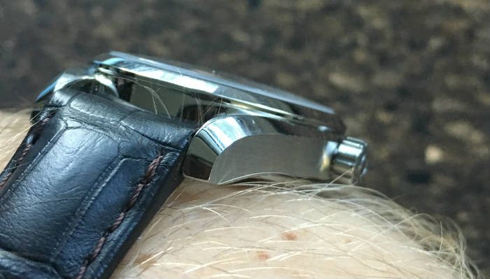 Case side and lug view of watch