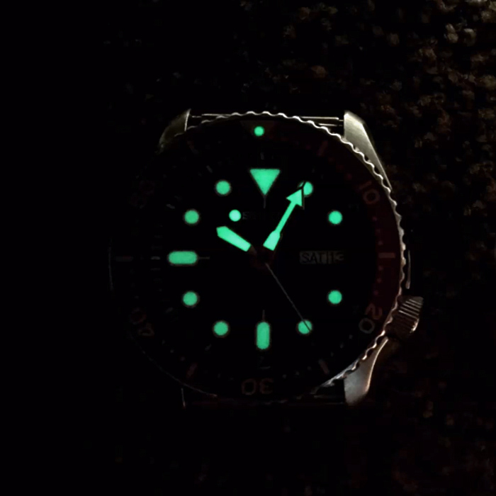 SKX009 lume in no light