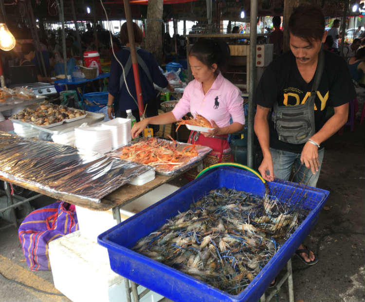 Fresh shrimp ready to cook