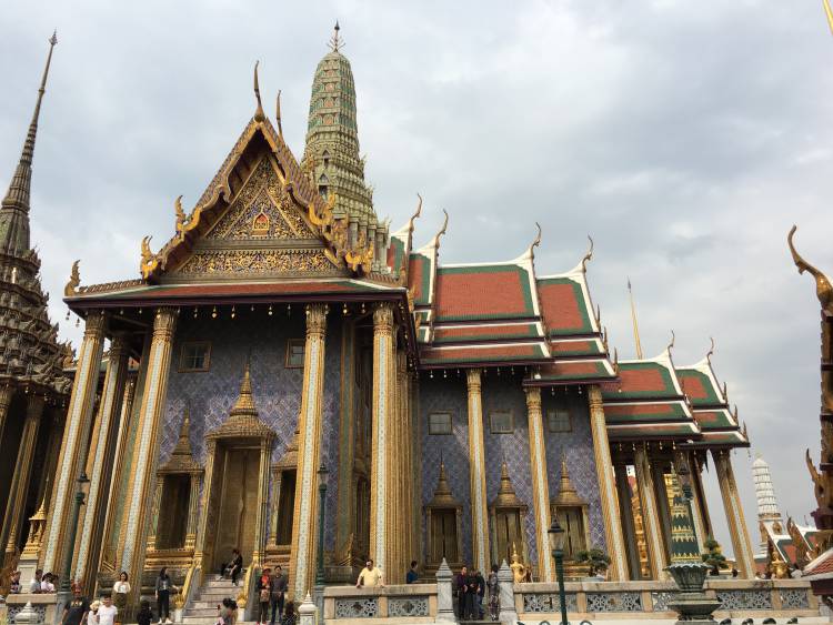 Vista of Wha Phra Kaew Temple Grounds