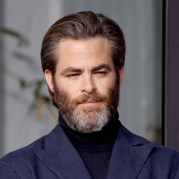 E Chris Pine Nautral Cheek Line Beard July 2017