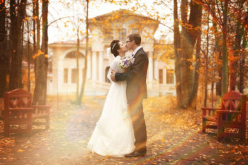 Newlyweds-Kissing-Outside-Autumn