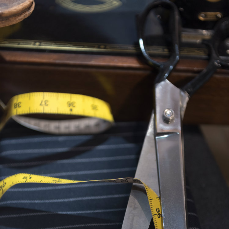 tailoring shears with measuring tape