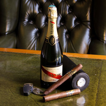 GH Mumm Cordon Rouge Champagne With Davidoff Cigars