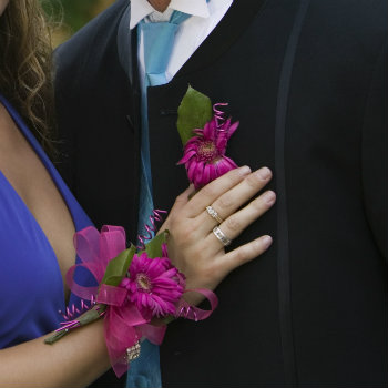 Kids-Going-To-Prom-Boutonniere-And-Corsage