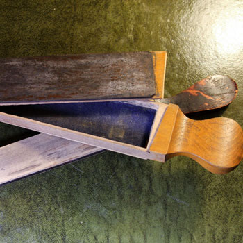 different-paddle-strops-for-straight-razors