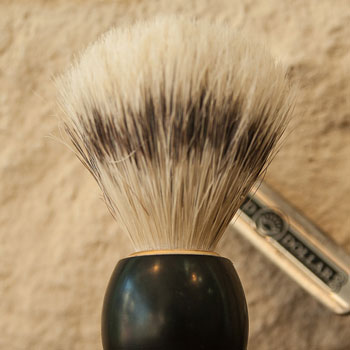 shaving brush with straight razor