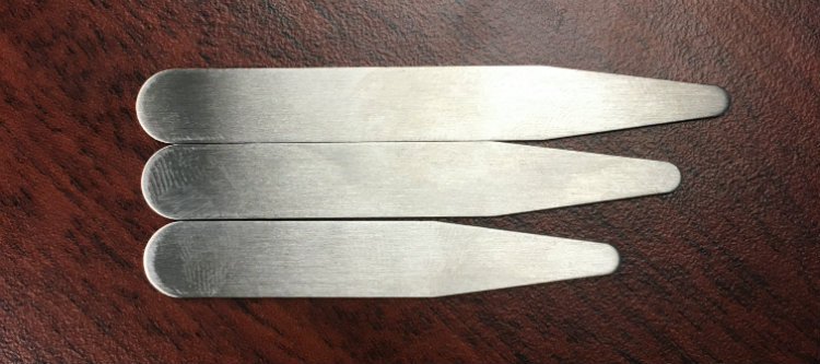 three different sized collar stays