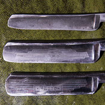 vintage-razors-with-frowning-cutting-edges