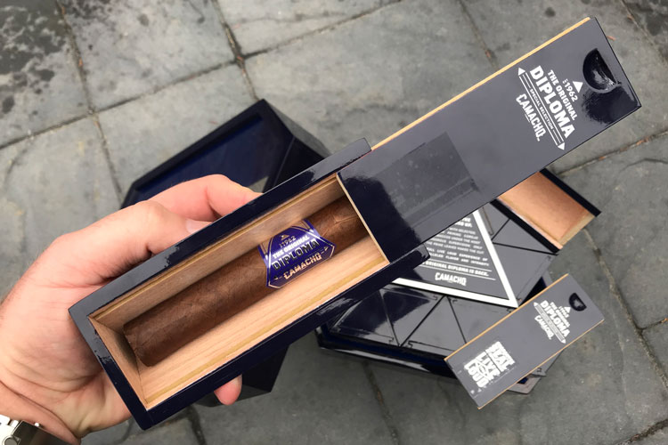 Camacho Diploma Cigar In Coffin
