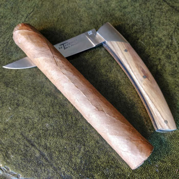 How To Cut A Cigar With A Knife