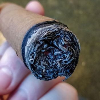 Stablising Burn On A Cigar