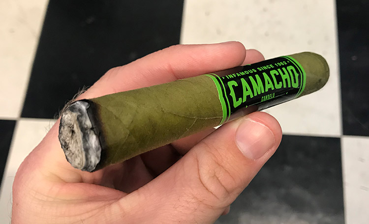 Burning-foot-of-first-third-of-Candela-cigar
