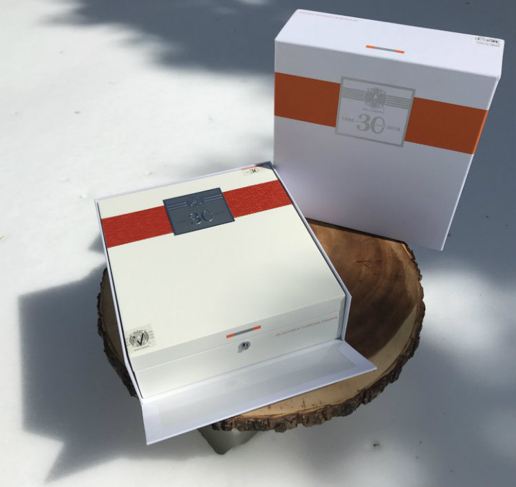 Button on Avo 30th cigar box