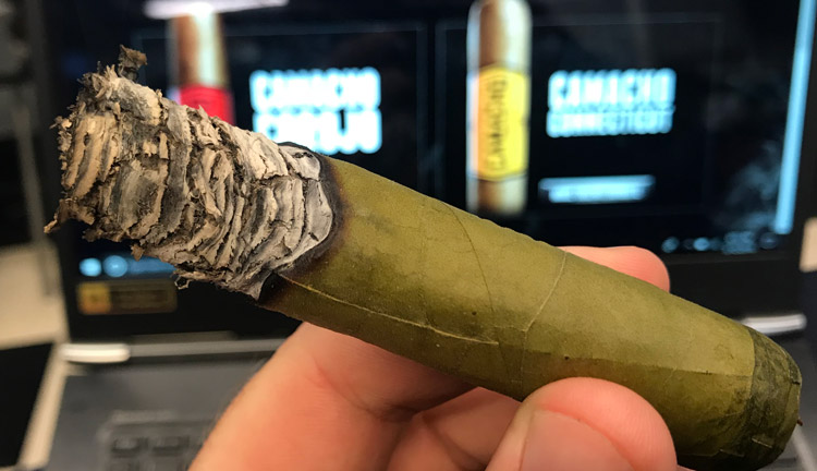 Candela-Leaf-Wrappr-Vein-Seen-On-Cigar
