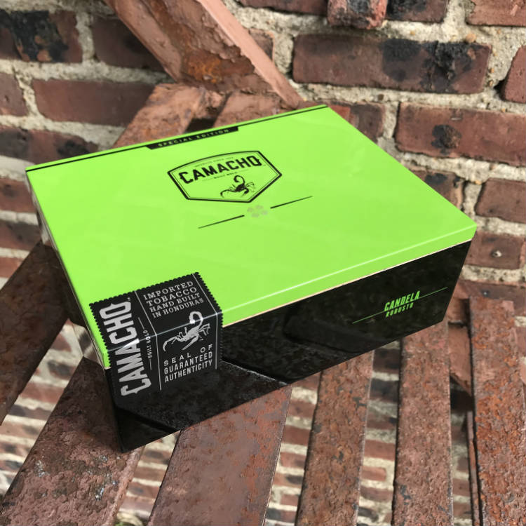 Lime green cigar box of Camacho Candela