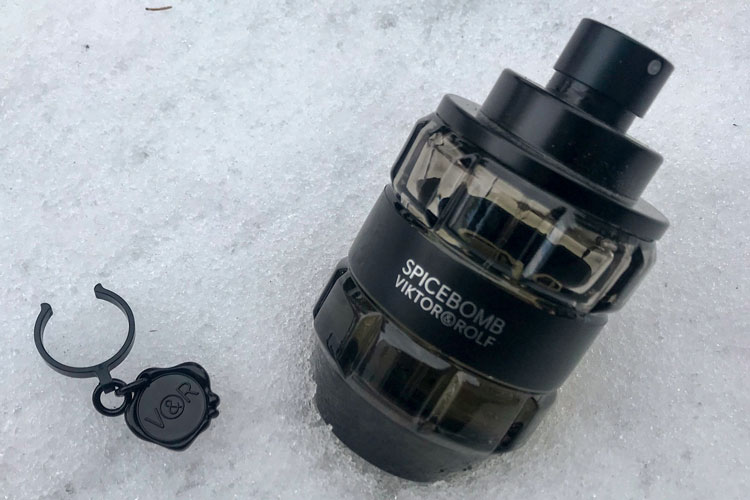 Viktor&Rolf Spicebomb Bottle & Tag