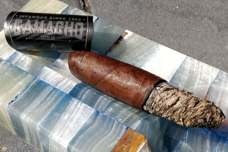 Camacho Coyolar Perfecto Smoking Cigar