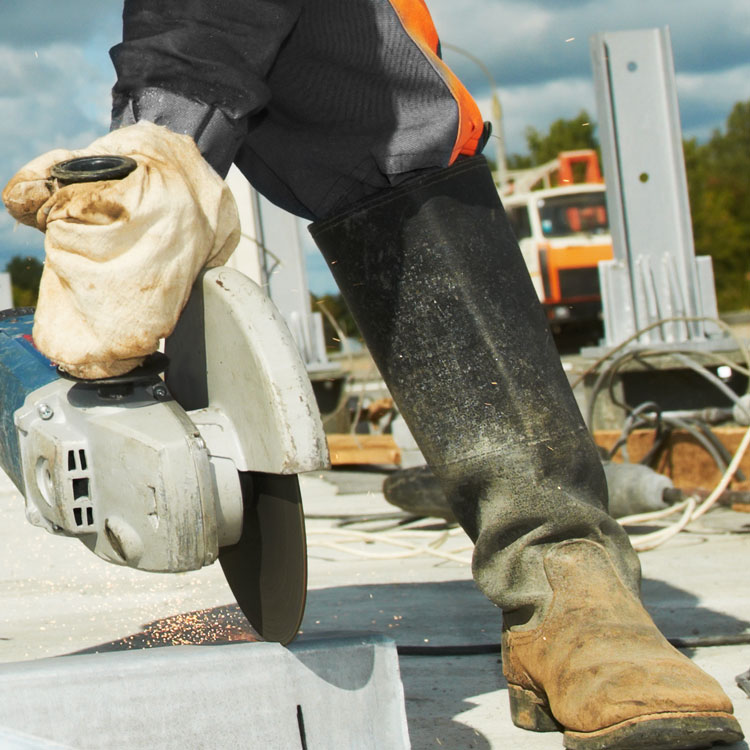 Angle Grider Cutting Breeze Block