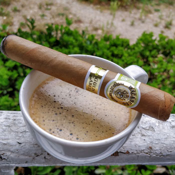 Macanudo Gold Leaf Cigar & Espresso