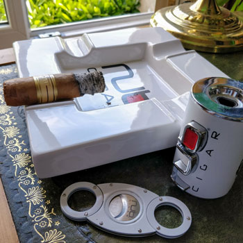 Nub Connecticut Cigar & Merchandise