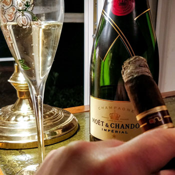 Nub Maduro Cigar First Third Notes