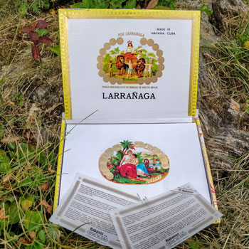 Por Larrañaga Cuban Panatela Cigar Box Details