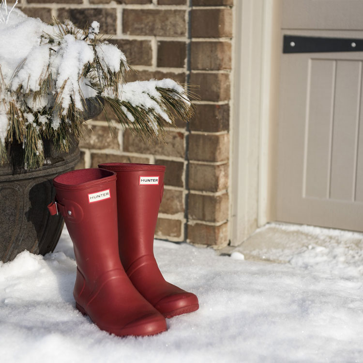 hunter wellington boots in the snow