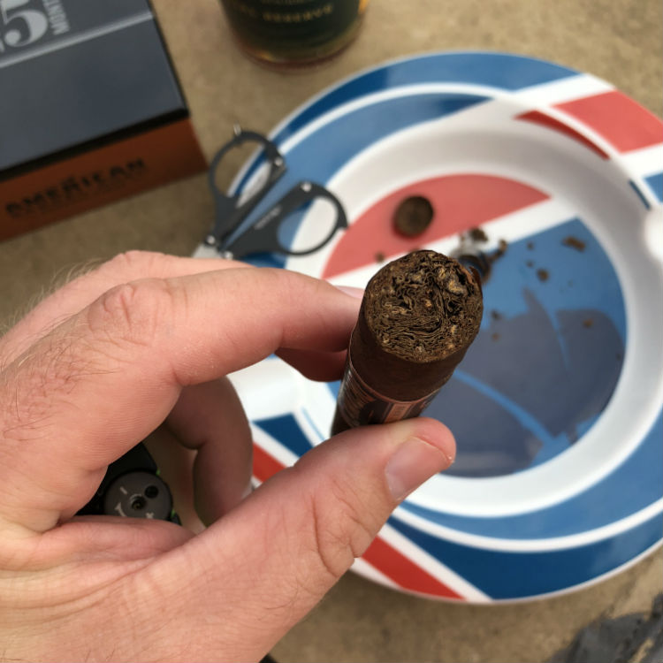 Head cap cut off Camacho ABA cigar