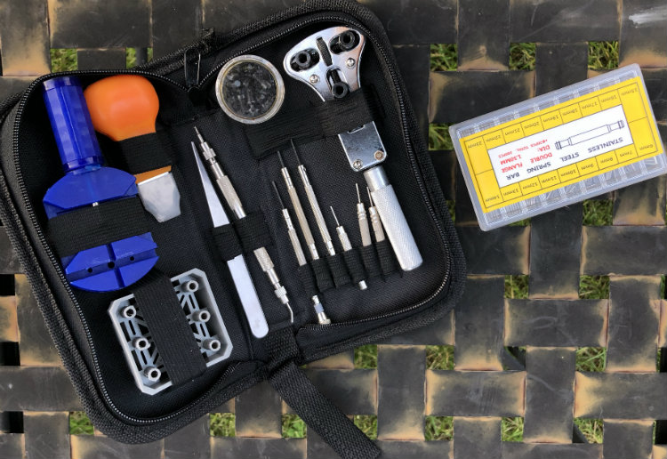 Basic watch tool kit and spring bar set