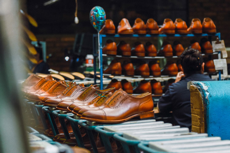 Beckett Simonon Craftsman Taking Break