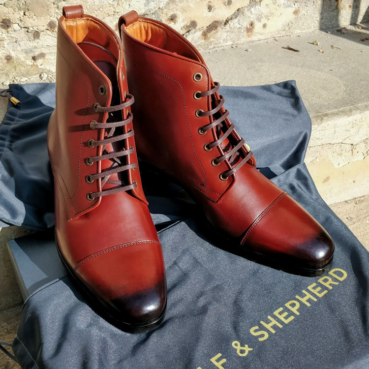 Wolf & Shepherd Breakaway Boots On Box