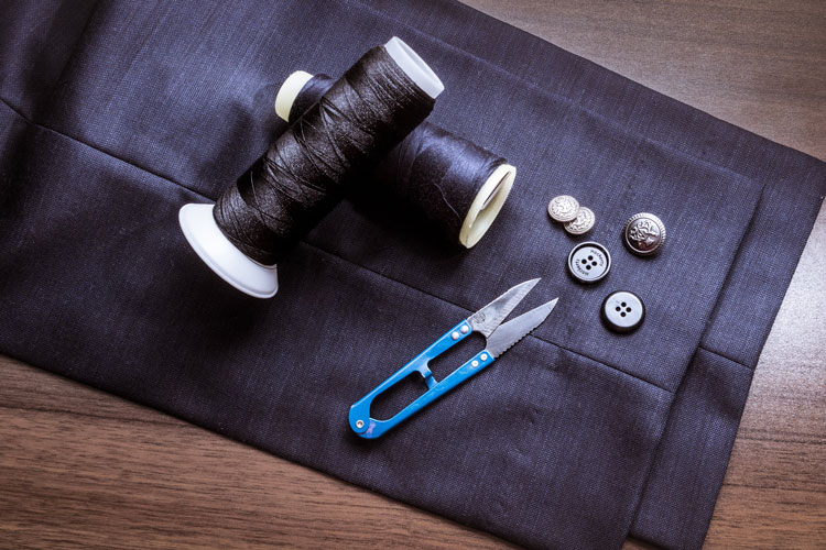 Hockerty Threads Buttons & Trousers