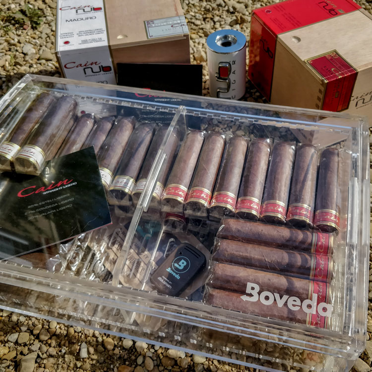 Boveda Acrylic Humidor with Cigars & Hygrometer Inside