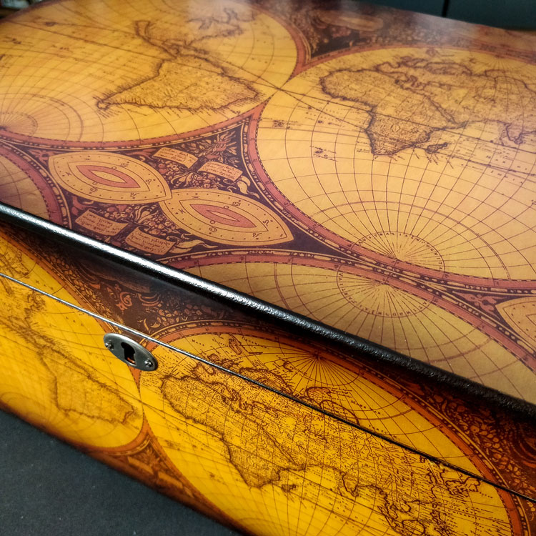 Quality Importers Old World Humidor Lid Details