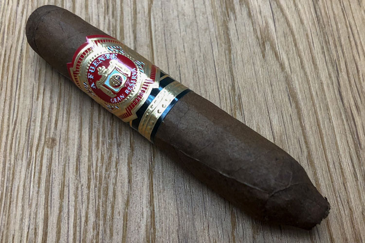 Arturo Fuente Hemingway Short Story Cigar Full View