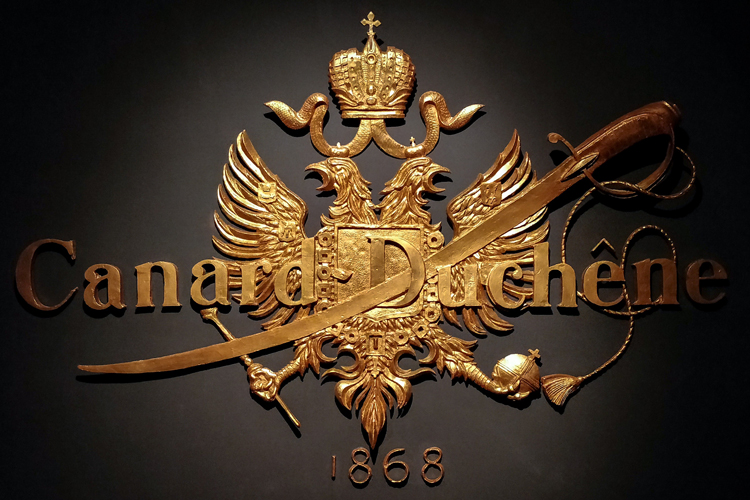 Canard Duchêne Gold Coat Of Arms Logo