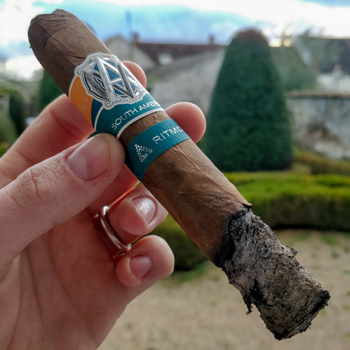 Avo Syncro Ritmo 30th Anniversary Cigar Second Third