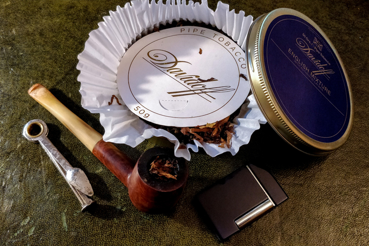 Davidoff English Mixture Pipe Tobacco With Accessories