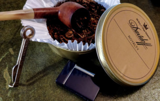 Davidoff Royalty Mixture Pipe Tobacco WIth Accessories