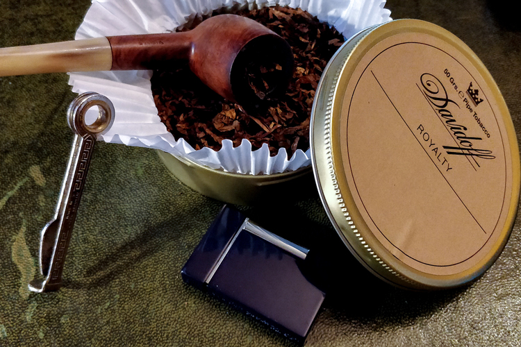 Davidoff Royalty Mixture Pipe Tobacco WIth Accessories