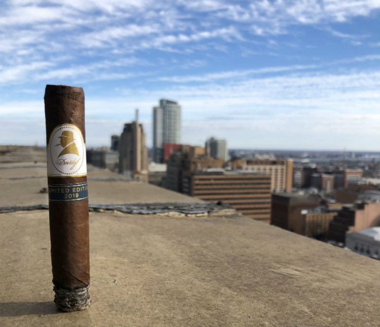 Davidoff Winston Churchill Limited Edition 2019 Standing On Cigar Foot