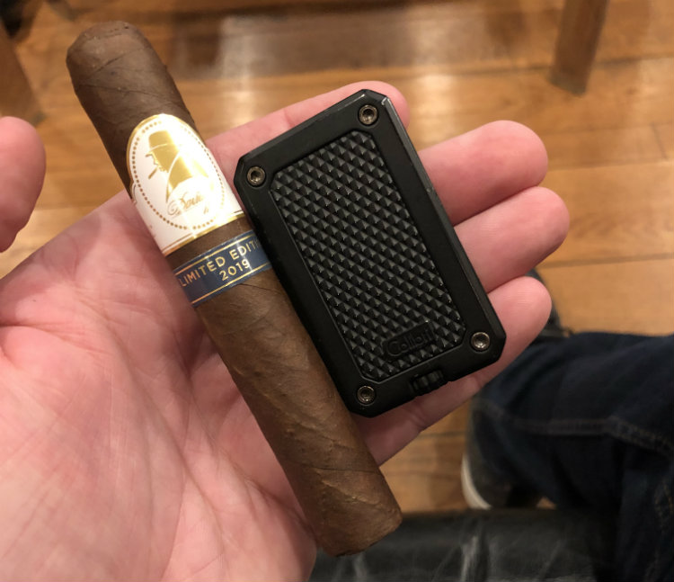Winston Churchill Traveler 2019 Cigar with Colibri Lighter