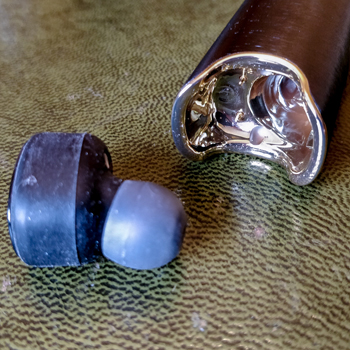 xFyro xS2 earbuds and powerbank