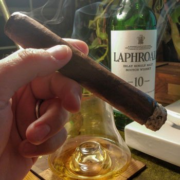 Cain Straight Ligero Maduro First Third