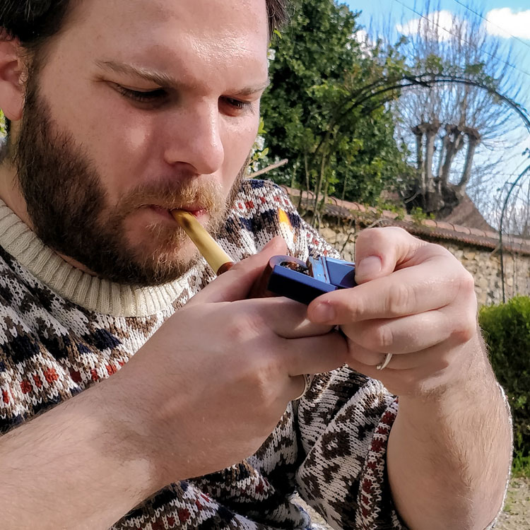 How To Properly Light A Tobacco Pipe