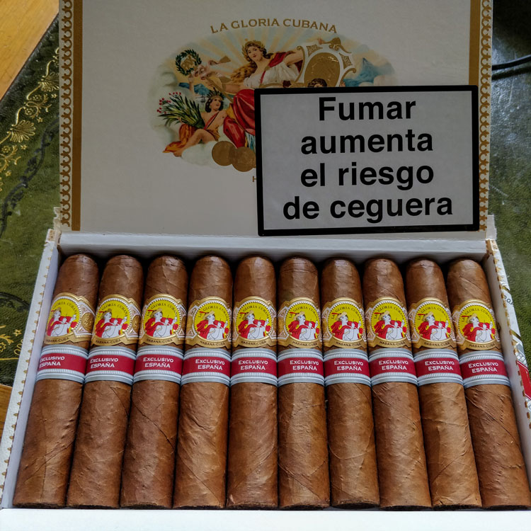 La Gloria Cubana Serie D No5 Cigar Box Open