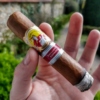 La Gloria Cubana Serie D No5 Cigar First Third